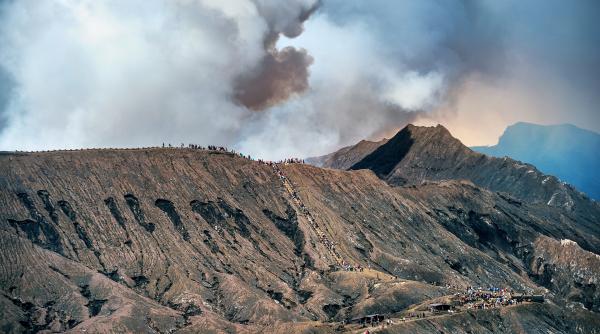 italia in pericol un vulcan adormit din 1538 e pe punctul de a erupe