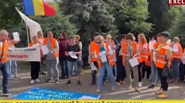 postasii din constanta protesteaza s au saturat de salarii mici si conditii proaste de munca acuzatii grave de epurare video