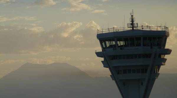 turn virtual de control pentru noul aeroport de la brasov gabriel davidescu director uti explica de ce este operat de la arad