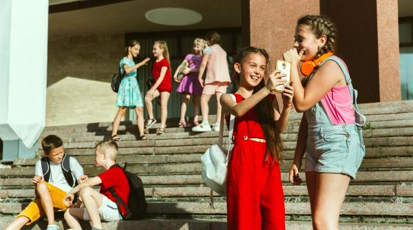 peste 50 de elevi si 4 000 de absente nemotivate intr un singur an cea mai mare rata la clasele v viii