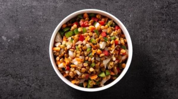 salata picanta de porumb un aperitiv din bucataria indiana