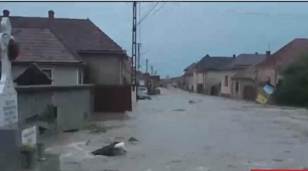 s a rupt cerul in mai multe judete din romania inundatiile au facut prapad raed arafat sfaturi pentru romani video in articol