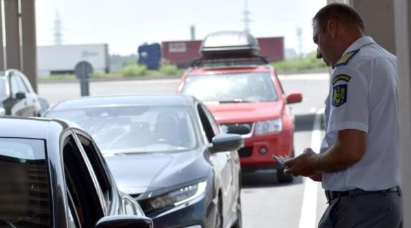 92 de cetateni straini ascunsi in trei mijloace de transport prinsi la frontiera nadlac video