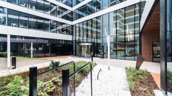 anularea puz urilor din bucuresti goneste investitorii compania suedeza skanska renunta la zeci de muncitori din romania