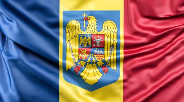 de azi e lege pe steagul romaniei nu pot fi alte inscriptii decat cele aprobate