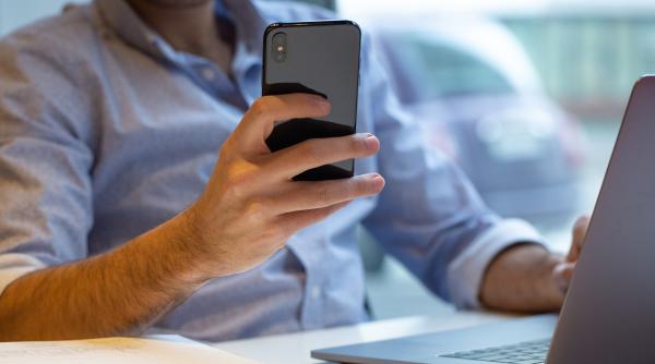 lege noua inchisoare pana la 3 ani daca distribui pe telefon sau laptop anumite mesaje foto video