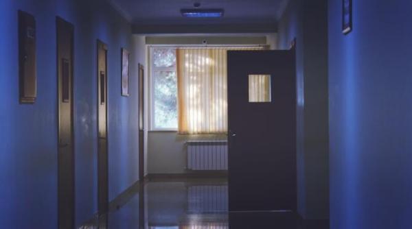 asistentul care a sedat intentionat 3 paciente lucreaza in continuare la spitalul universitar de urgenta militar central dr carol davila