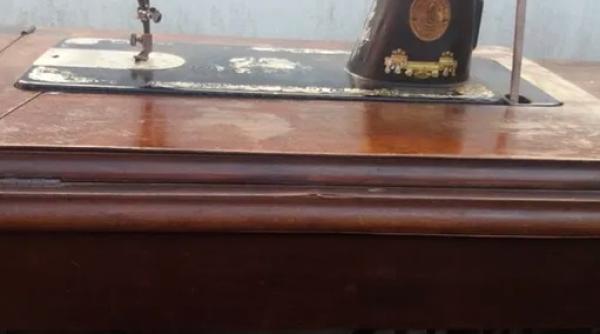 cu cat se vinde o masina de cusut singer din 1800 costa mai mult decat o masina