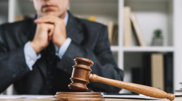 e ciudat asa sa te revolti ca ai pensie de 25 000 de lei fraierii de rand iau pana n 1800 ploaie de comentarii usturatoare despre greva magistratilor la miercurea neagra