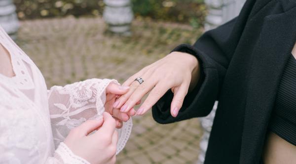 estonia devine primul stat ex sovietic care legalizeaza casatoriile intre persoane de acelasi sex cuplurile gay vor avea si posibilitatea de a adopta copii