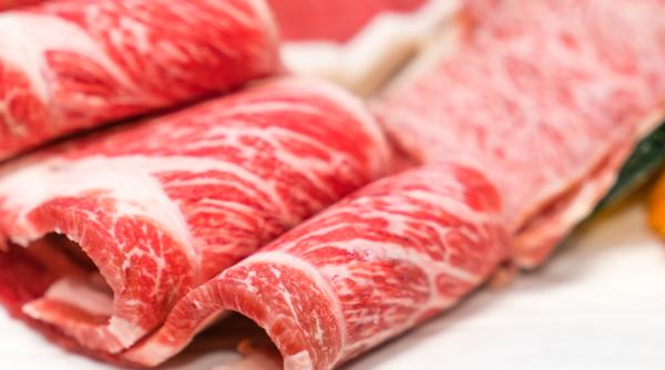 psd propune interzicerea comercializarii de carne sintetica pe piata romaneasca