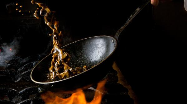 pietre prajite o noua ciudatenie culinara dupa faina de greieri in china sunt considerate delicatesa