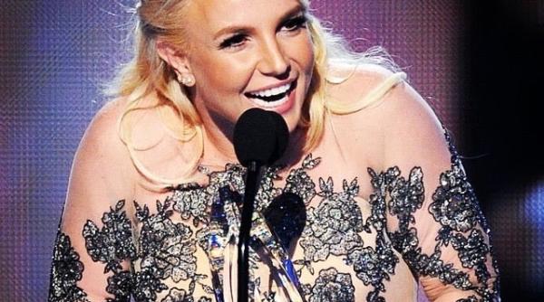 unde a disparut britney spears mai multe teorii sustin ca in clipurile ei ar fi o clona generata de ia video