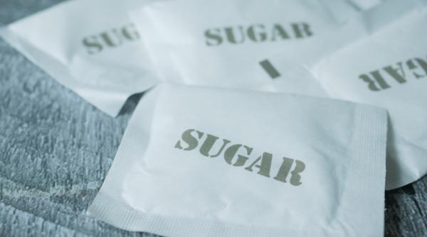 aspartamul indulcitorul fara zahar folosit in cele mai multe produse dietetice ar putea fi declarat posibil carcinogen pentru oameni