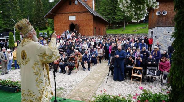 mitropolitul nifon la hramul manastirii pestera ialomitei din muntii bucegi galerie foto
