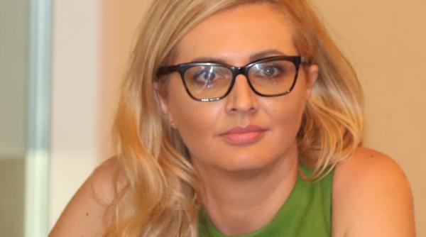 noua revolutie industriala ne vizeaza pe toti cum sprijina cec bank investitiile in aceasta economie video