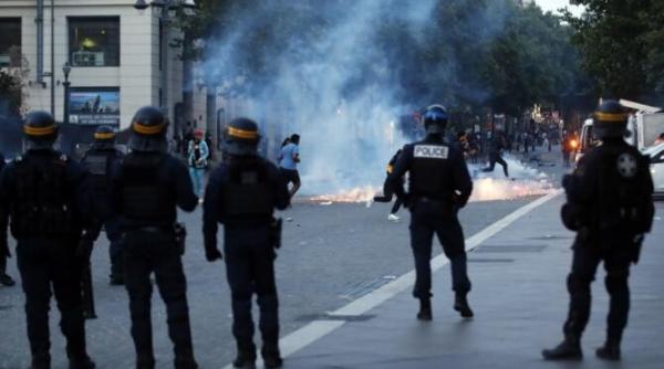 forte sporite in franta pentru inca trei nopti de violente teroare pe strazile parisului