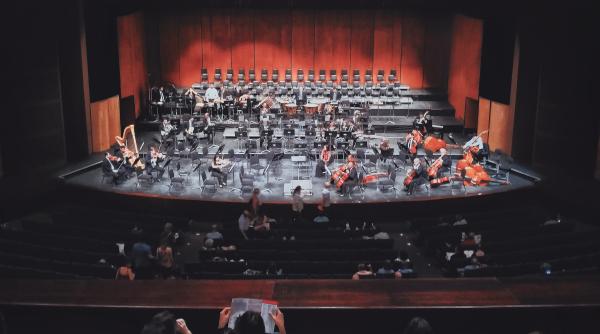 un android a dirijat un concert in coreea de sud