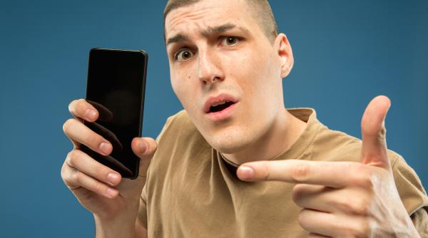 cum descoperi o aplicatie mobila falsa