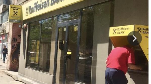 raiffeisen bank a invins anpc in instanta ce se intampla cu creditele pentru romani