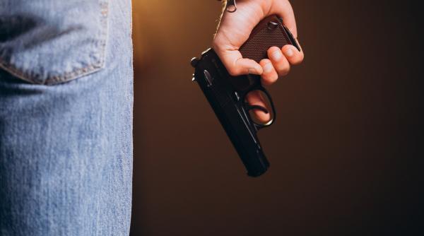 barbat impuscat cu o arma de tip airsoft in timisoara