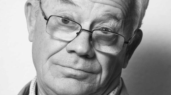 numele lui valentin uritescu in atentia centrului cultural cugir diane dobrean si a petrecut o mare parte din viata pe scena video