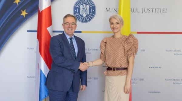 alina gorghiu intalnire cu ambasadorul marii britanii la bucuresti subiectul principal combaterea traficului de persoane
