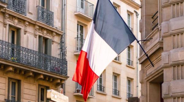 ministrul francez al economiei cere stellantis sa dea dovada de patriotism prin repatrierea in franta a productiei de mici automobile electrice