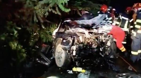 accident grav in valcea pe dn7 la bujoreni patru persoane aflate intr un autoturism au murit printre ele si un minor