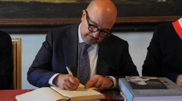 harababura in cultura italiana dupa ce ministrul a spus ca va citi cartile pentru care votase deja la premiile strega