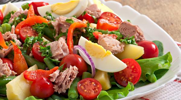 salata andaluza de vara reteta usoara si hranitoare