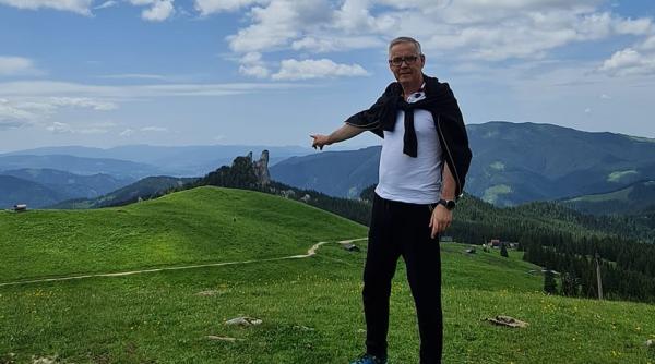 azilele din voluntari de ce consiliul de monitorizare a persoanelor cu dizabilitati nu poate sa monitorizeze emanuel botnariu are si el o viata personala