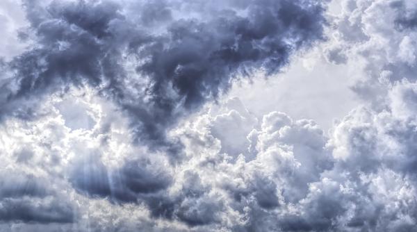 romania lovita de furtuni dar si de canicula elena mateescu anm informatii de ultima ora maine valul de caldura se va extinde