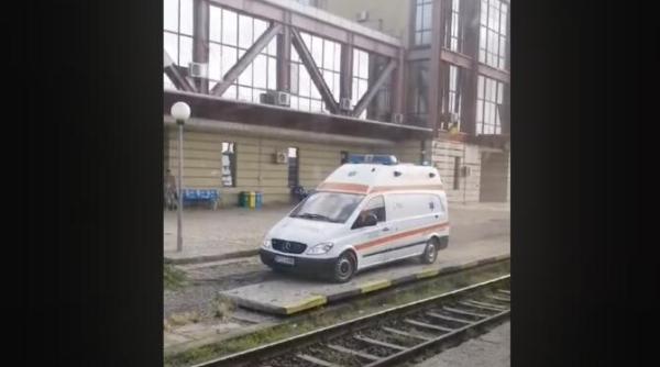 mai multi copii au lesinat in trenul bucuresti constanta au fost asteptati in gara de ambulante