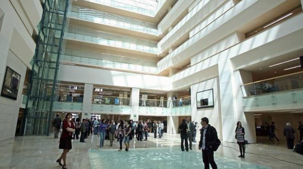 biblioteca nationala a romaniei se inchide din cauza invaziilor de plosnite