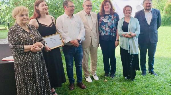 transformarea bibliotecilor in hub uri de cultura digitala tema simpozionului slove muscelene editia a xv a