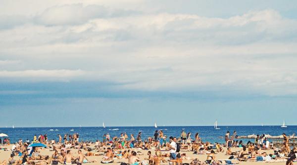 un tanar de 22 de ani s a inecat in mare la constanta o fata a fost salvata in ultima clipa