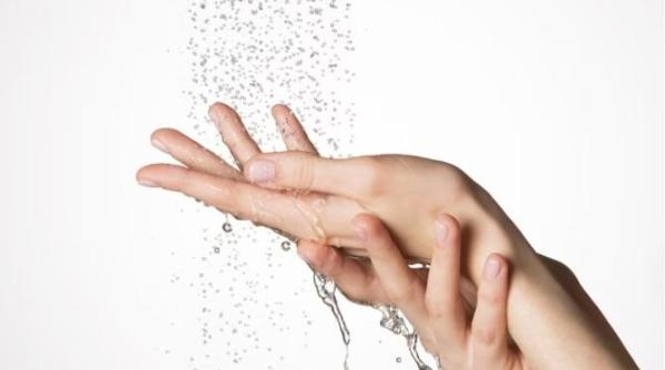 6 beneficii ale dusului cu apa rece