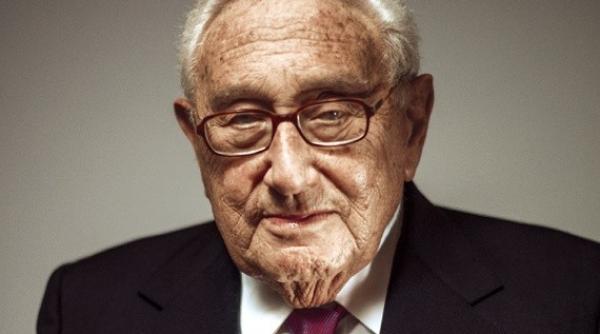 vizita surpriza henry kissinger se intalneste cu ministrul apararii al chinei