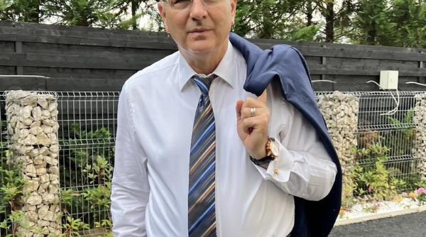 delirul domnului pandele ciuvica nu mai ies din casa de rusine