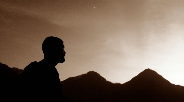 tata din greseala un barbat si a pierdut casa si familia dupa ce starea civila i a inregistrat din eroare doi copii straini pe numele sau