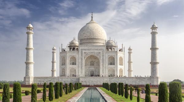 taj mahal lovit de inundatii pentru prima data in 45 de ani video