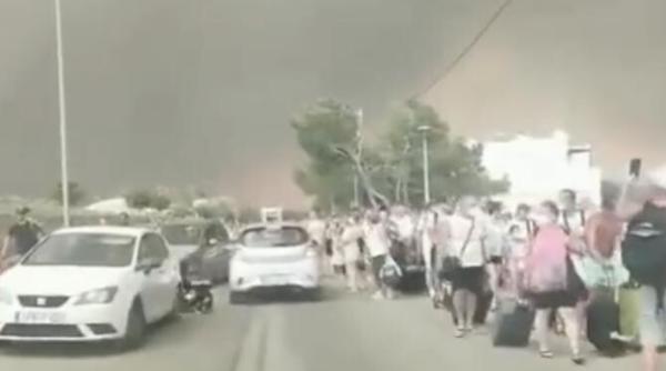 rodos in flacari cea mai mare evacuare din istoria greciei video