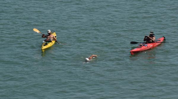 avram iancu a inotat primii 170 de km din cursa pentru schengen a ajuns la basel elvetia