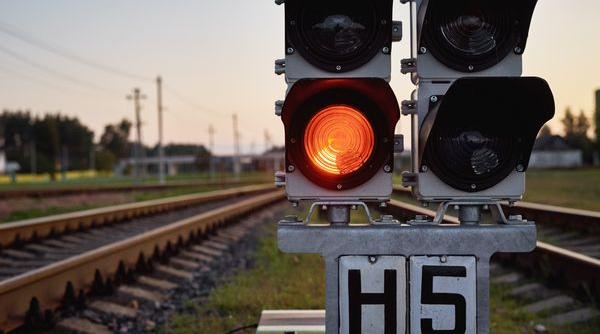 circulatia trenurilor cu limita de viteza pe 13 intervale cf din cauza caniculei sunt afectate 5 regionale cfr