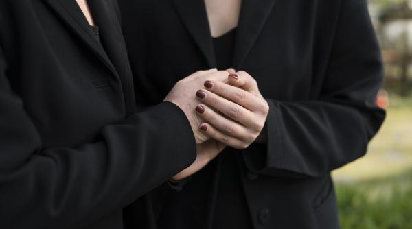 cu plicul la inmormantare propunerea atipica a unei parohii