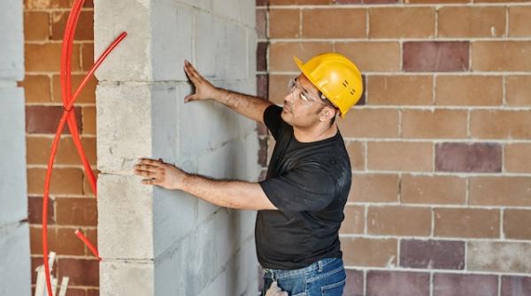 informatii tari despre izolatia casei despre caramida polistiren si alte detalii interesante de ce se pune vata minerala obligatoriu pe centurile constructiei