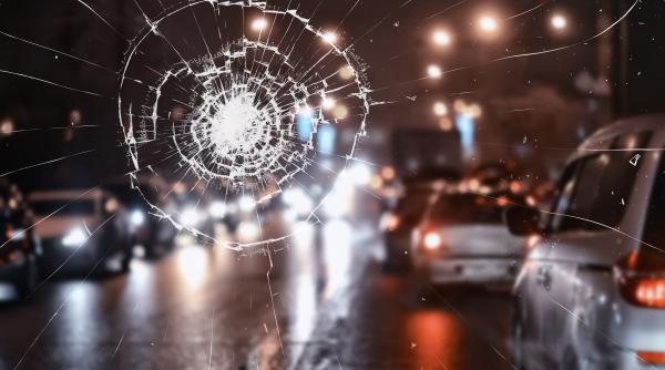 accident cu trei masini pe a1 doua persoane transportate de urgenta la spital