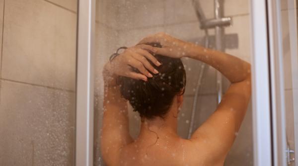 prea multe dusuri pe zi ne pot face mai mult rau decat bine