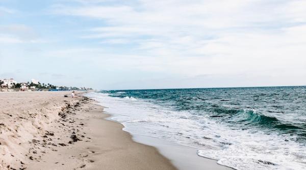 vacanta pe litoralul romanesc de ce apa marii negre e sloi are doar 14 15 grade cum se explica fenomenul